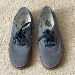Vans authentic skate shoe gray/gum unisex